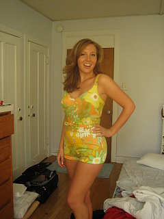 Look of the Day: 60s Flower Child Pinup